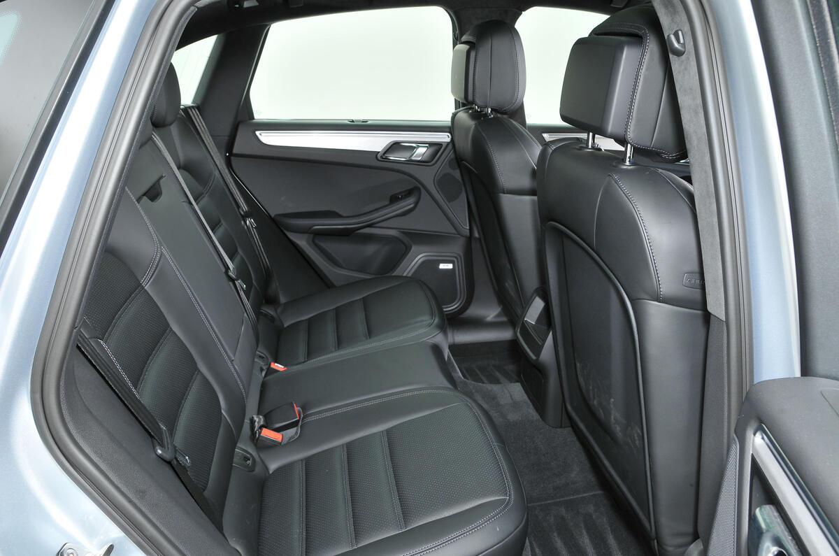 Porsche Macan 2014,2018 interior